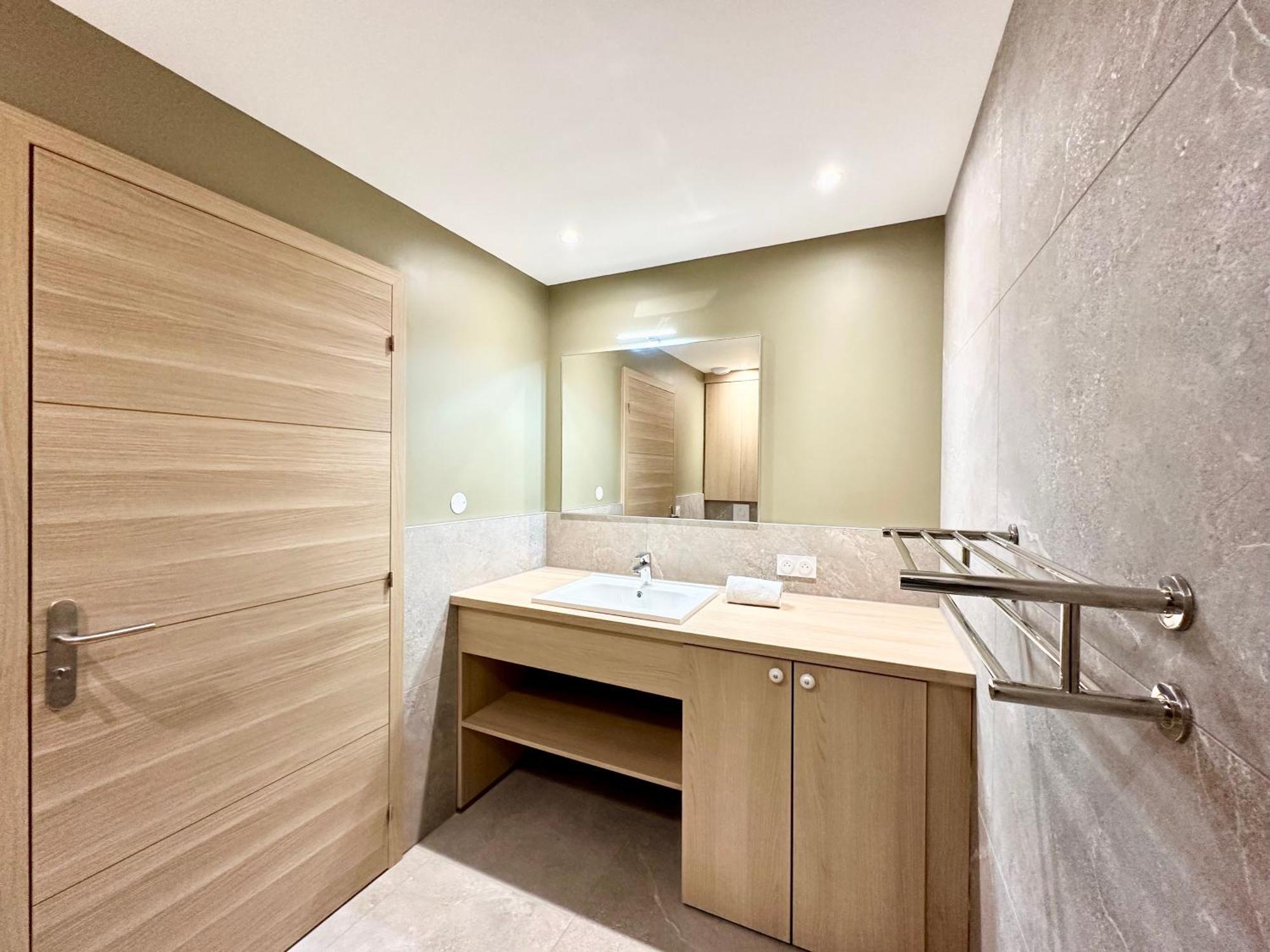 Apartment Le Jungle - Neuf - Parking Prive - Hyper Centre *